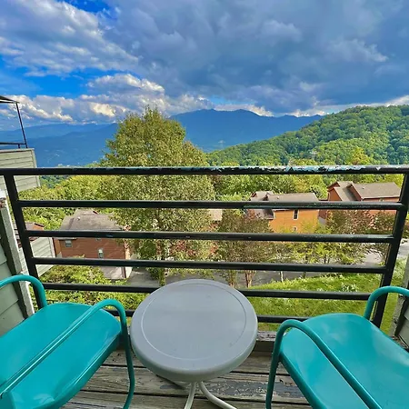 Smoky Top Summit Condo Condo